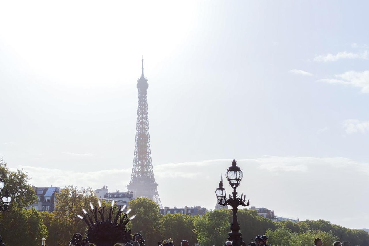 Eiffel Tower Royal Apartment París Exterior foto